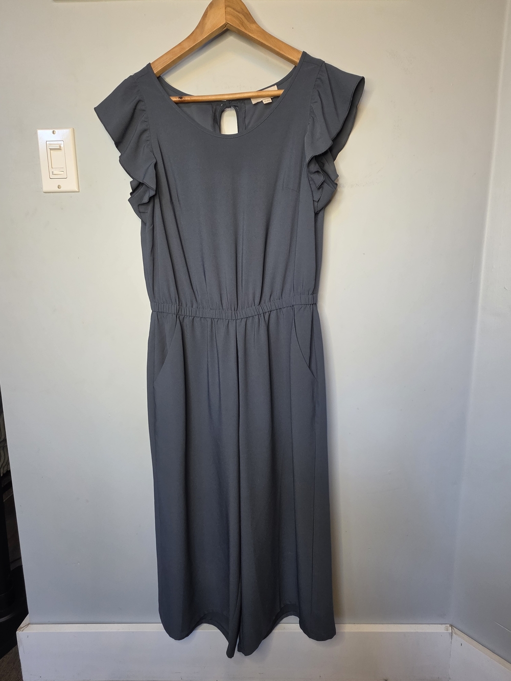 LOFT Flutter Sleeve Wide Leg Cropped Jumpsuit Gray Pockets Size 2P